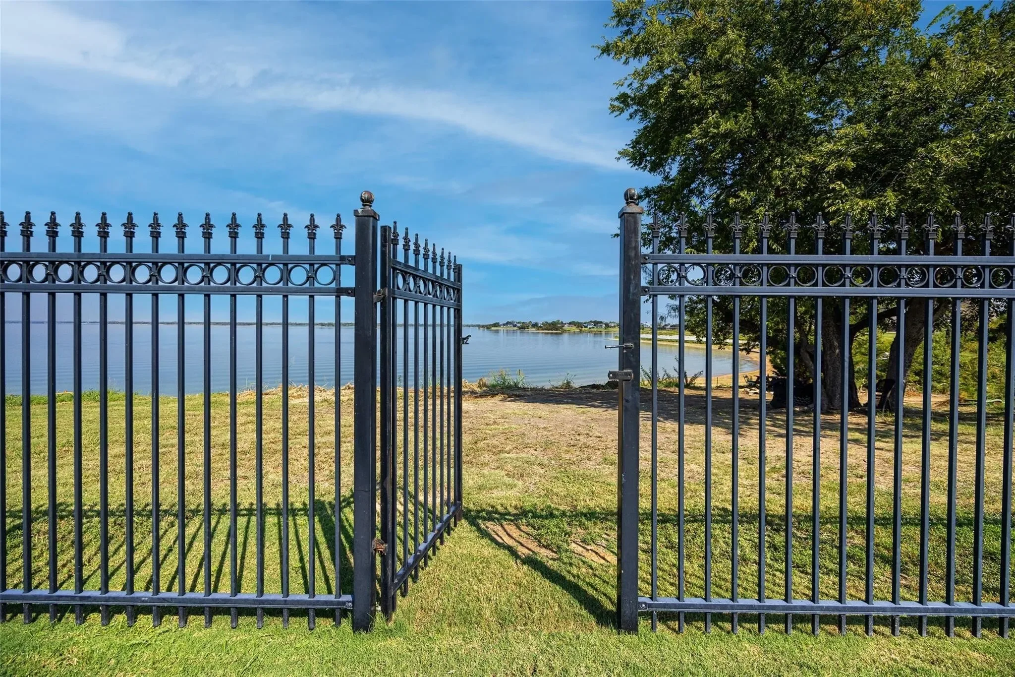 7736 Castlebridge, The Colony, TX 75056, The Colony, Texas, United States. - Photo 2