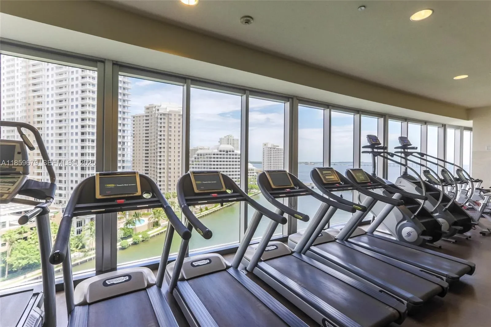 485 Brickell Ave 2210, Miami, Florida, United States. - Photo 28