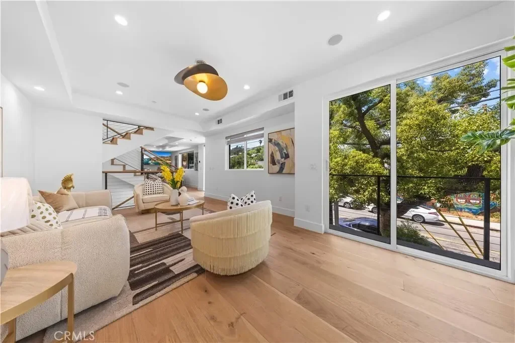 6050 E Burwood Avenue, Los Angeles, California, United States. - Photo 24