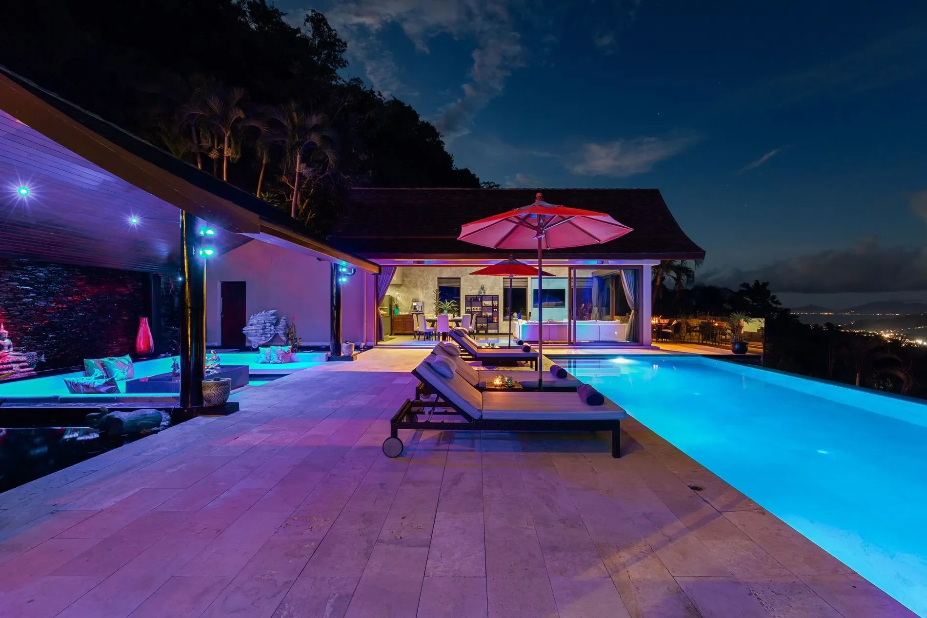 Exterior photo 1