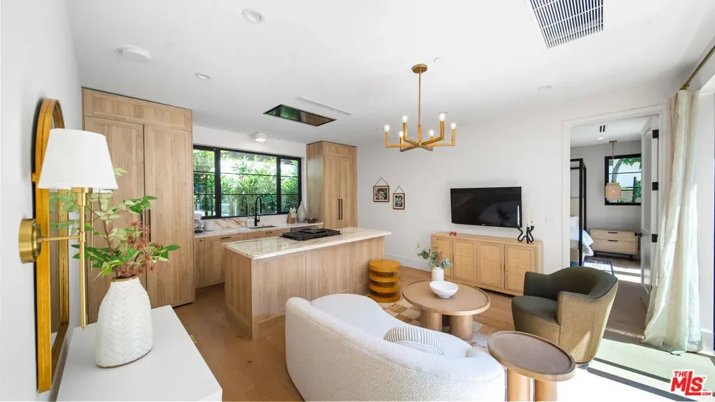 1914 N Laurel Canyon Boulevard, Los Angeles, California, United States. - Photo 13