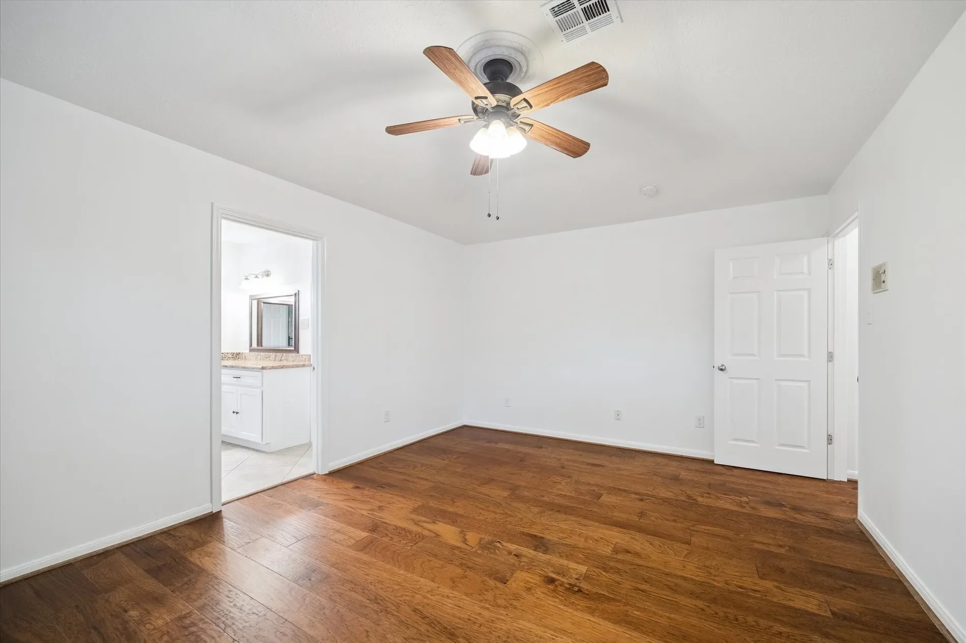 10211 Olympia Drive, Houston, TX 77042, Houston, Texas, United States. - Photo 25