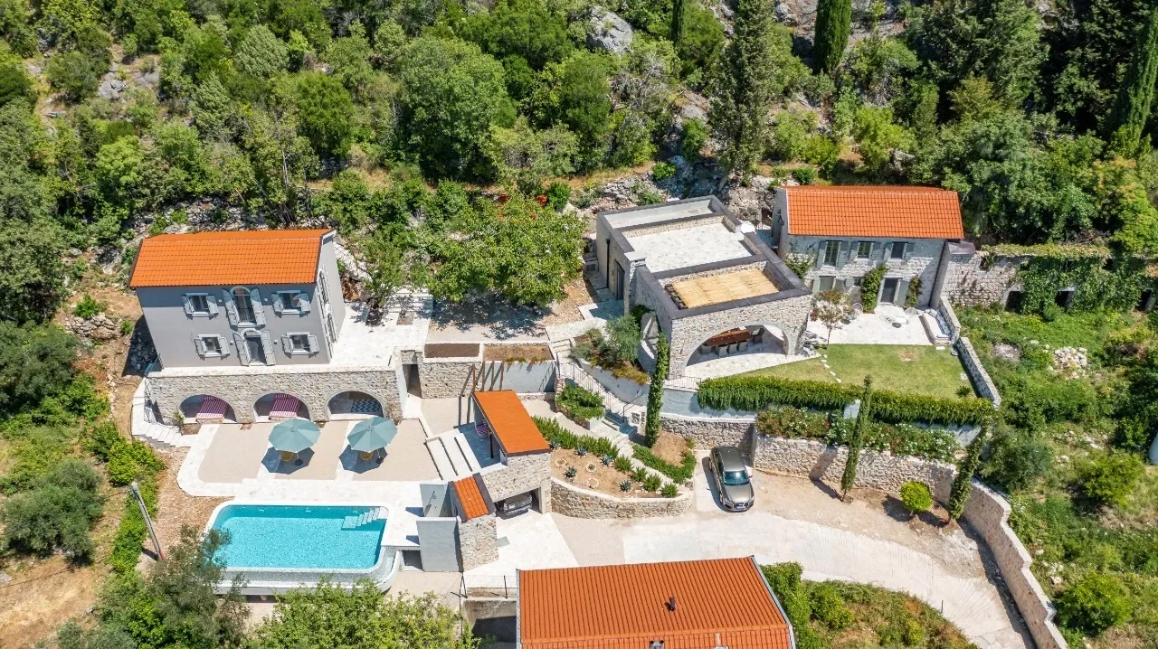 Trebesin, Herceg Novi, Herceg Novi, Herceg Novi Municipality, Montenegro. - Photo 4