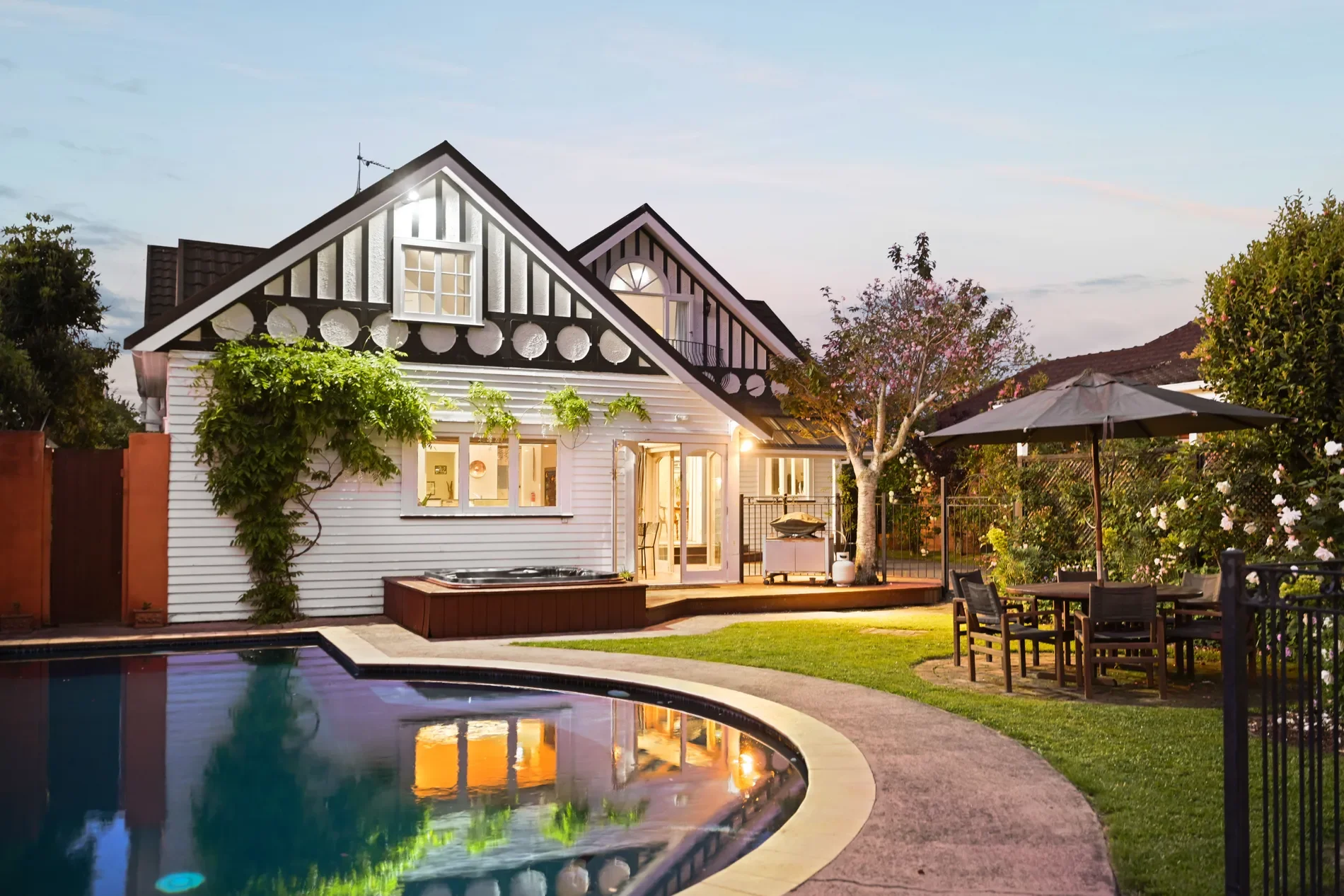 Exterior photo 7