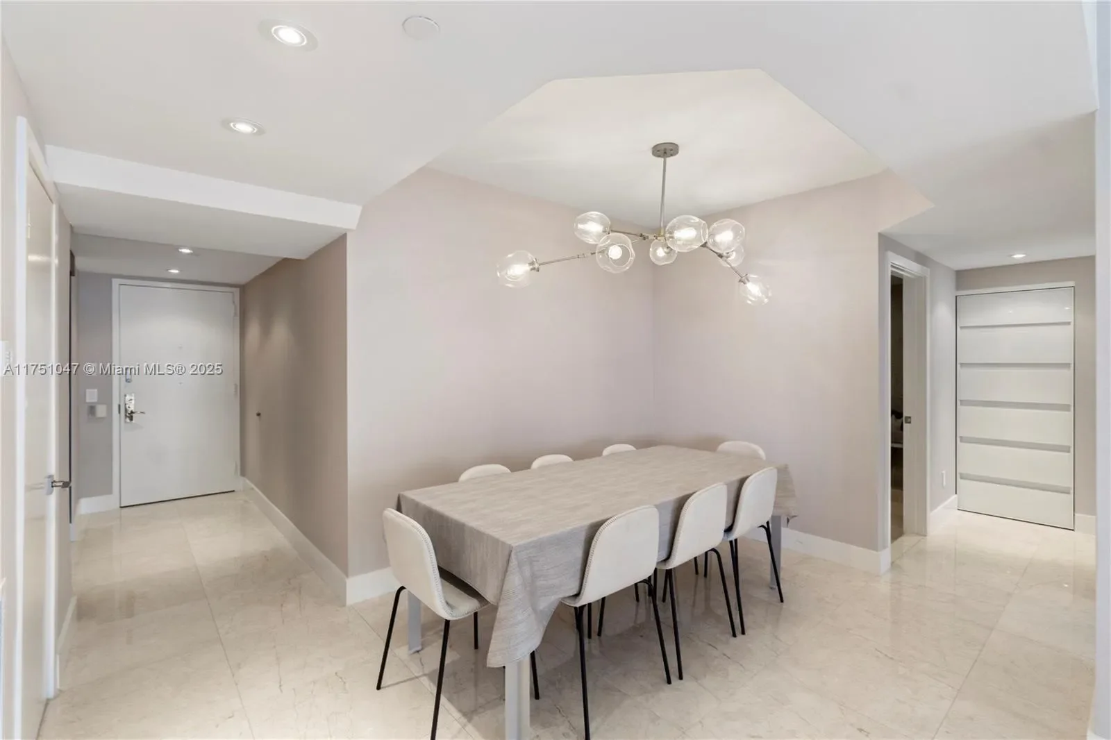 4779 Collins Ave 2204, Miami Beach, Florida, United States. - Photo 14