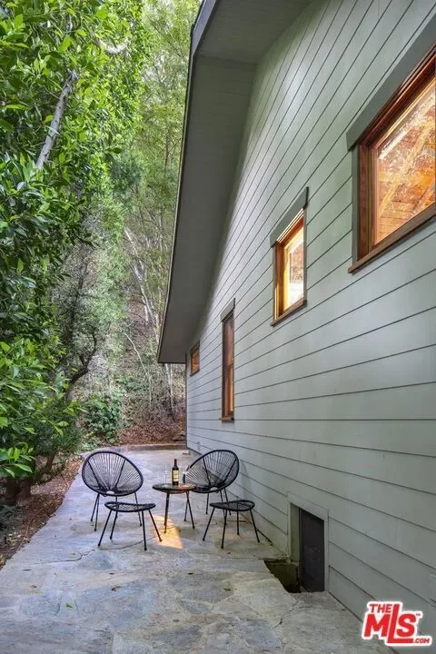 10335 Oletha Lane, Los Angeles, California, United States. - Photo 21