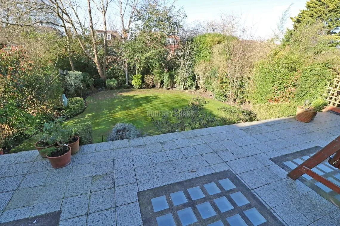 Church Mount Hampstead Garden Suburb N2, London, England, United Kingdom. - Photo 4