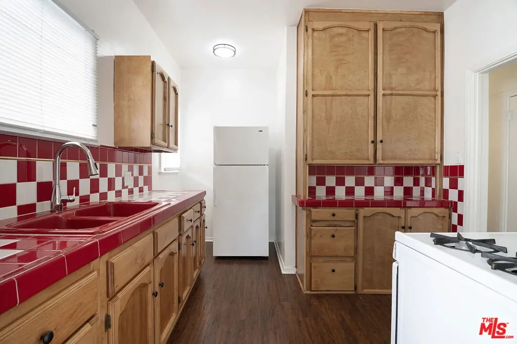 358 N Ogden Drive, Los Angeles, California, United States. - Photo 4