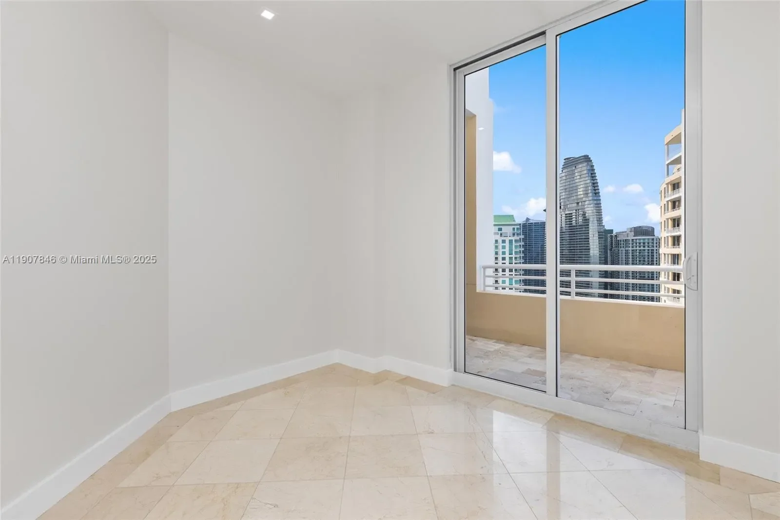 808 Brickell Key Dr 3901, Miami, Florida, United States. - Photo 18