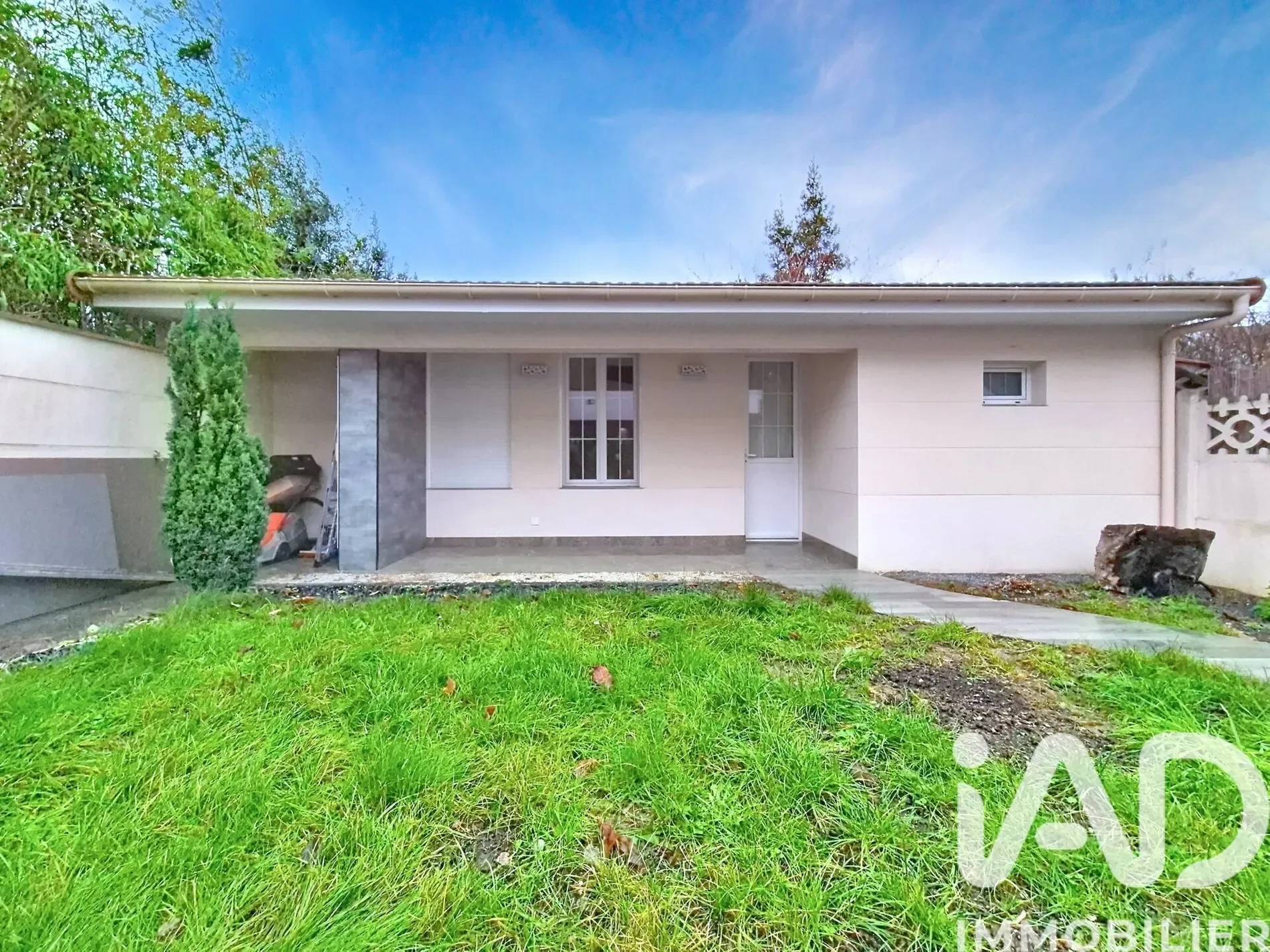 Exterior photo 4