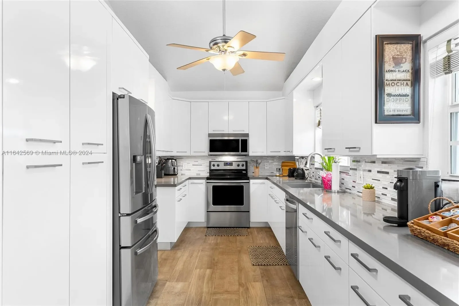 941 SE 4th Ave, Pompano Beach, Florida, United States. - Photo 9