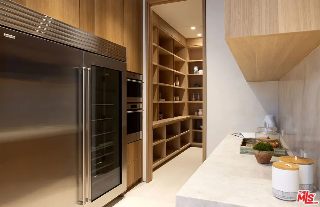 1165 Somera Road, Los Angeles, California, United States. - Photo 9