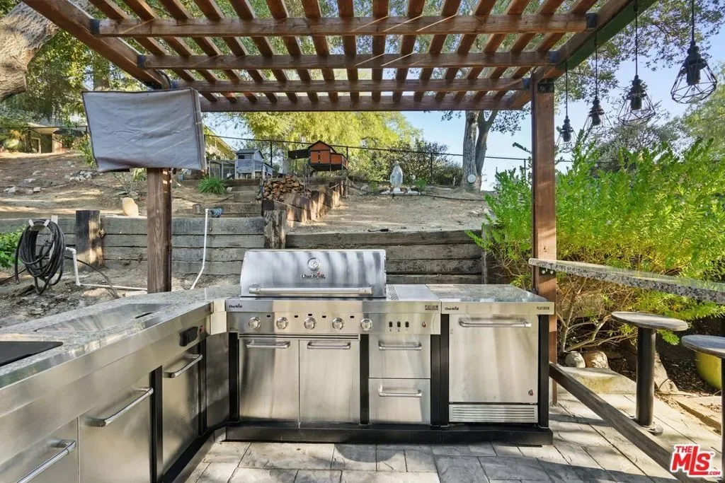 21956 Cereza Way, Topanga, California, United States. - Photo 31