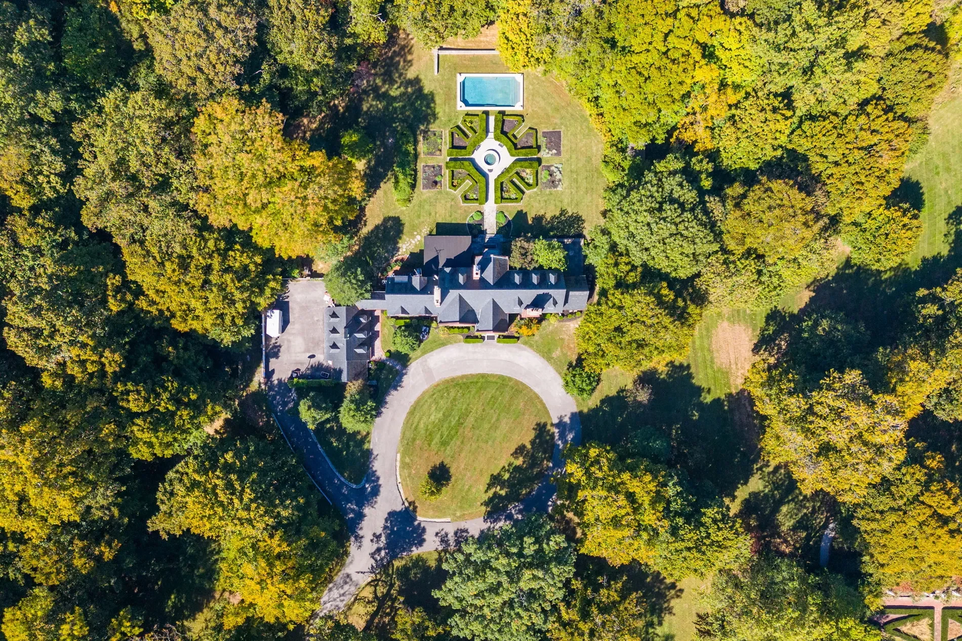 3740 Upper River Road , Louisville, KY 40207, Watterson Park, Kentucky, United States. - Photo 2
