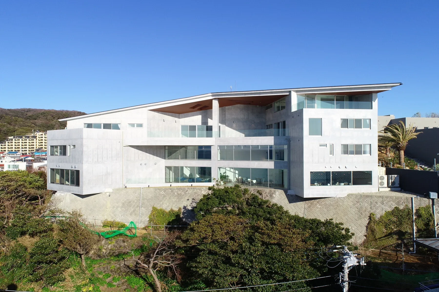 Exterior photo 8