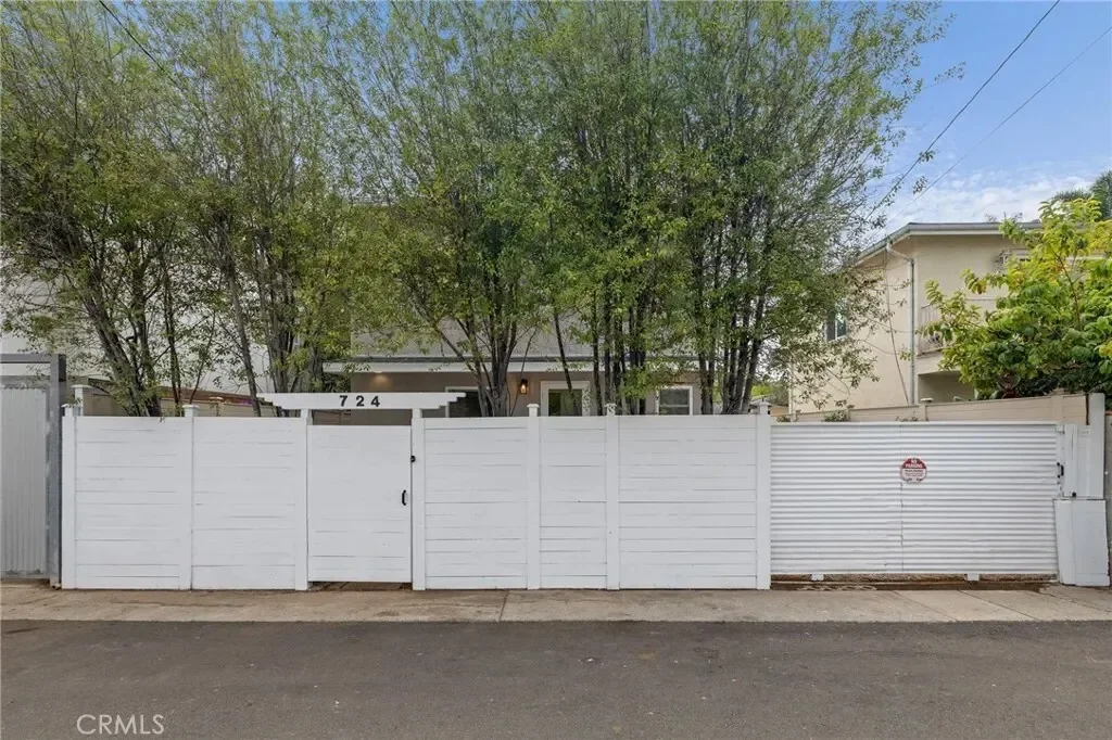 724 San Miguel Avenue, Los Angeles, California, United States. - Photo 1