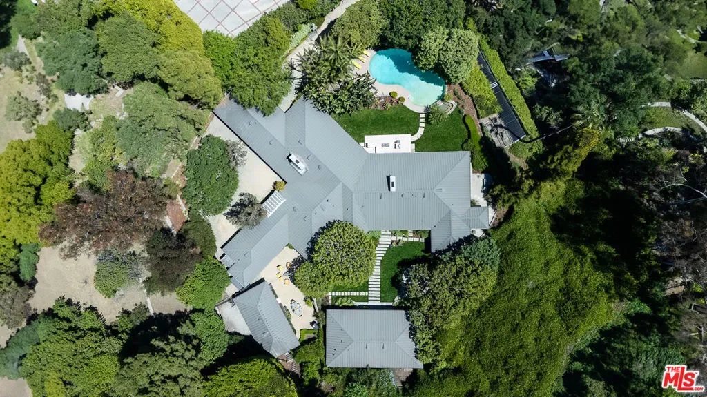 1117 N Beverly Drive, Beverly Hills, California, United States. - Photo 12