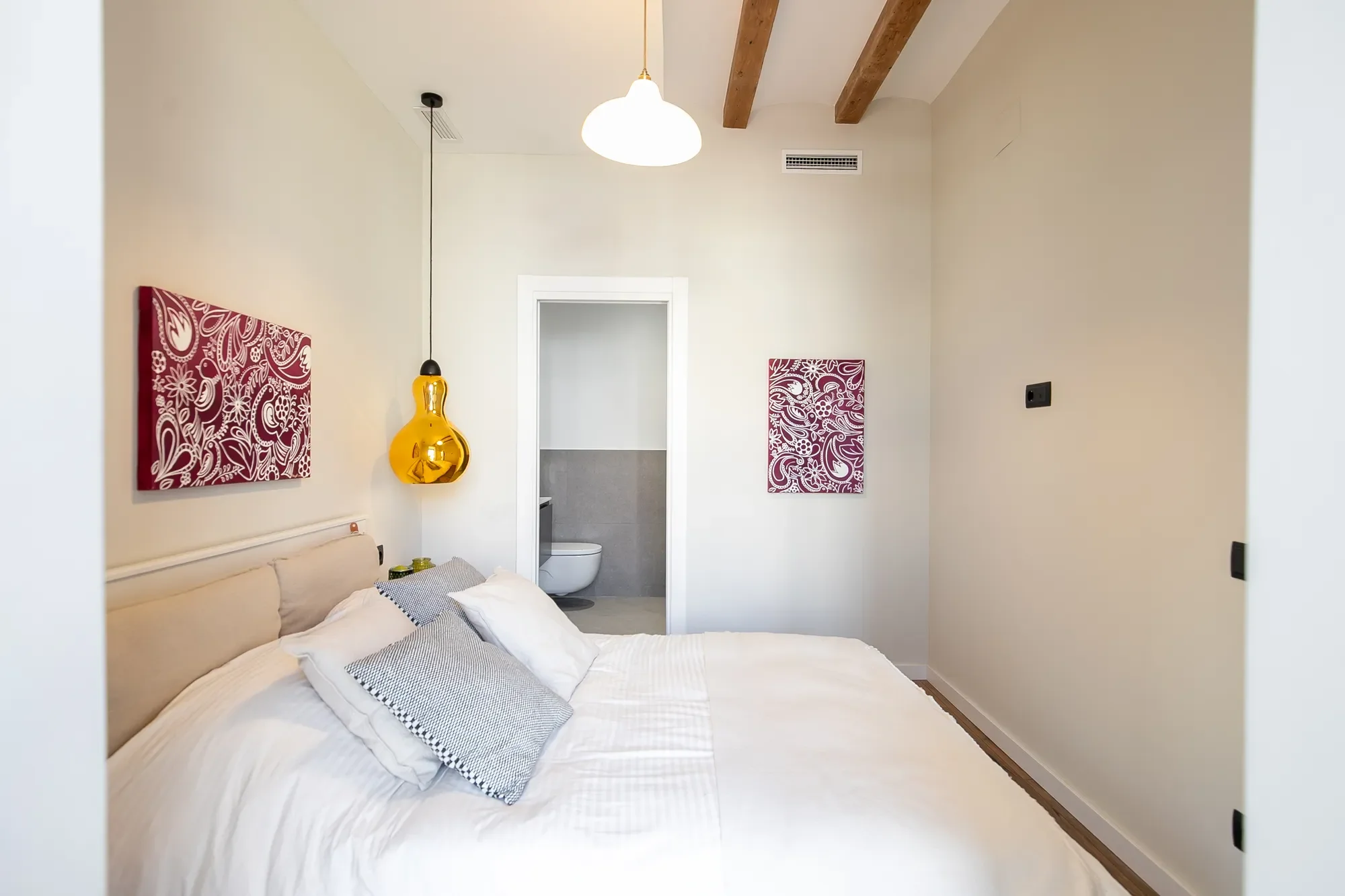 Carrer d'Aribau, Barcelona, Spain, Eixample, Barcelona, Spain. - Photo 21