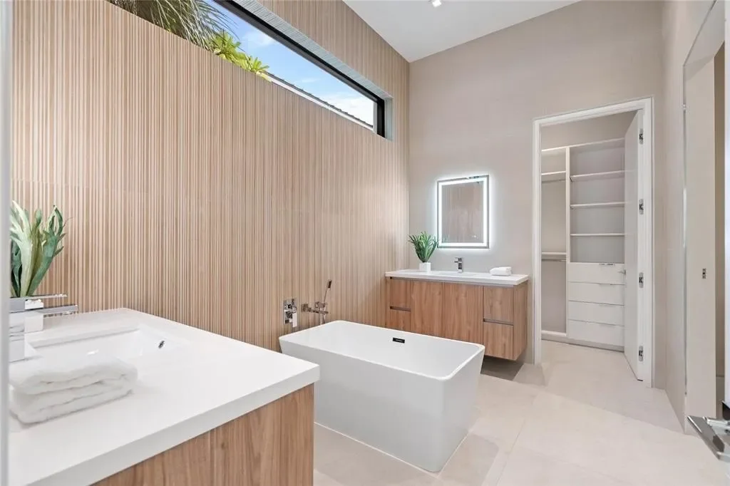 2405 Castilla Isle, Fort Lauderdale, FL, 33301, USA, Fort Lauderdale, Florida, United States. - Photo 27