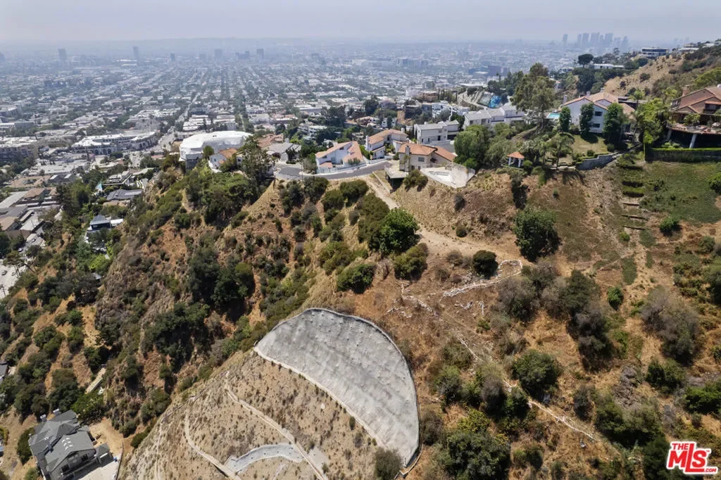 1842 N Crescent Heights Boulevard, Los Angeles, California, United States. - Photo 6