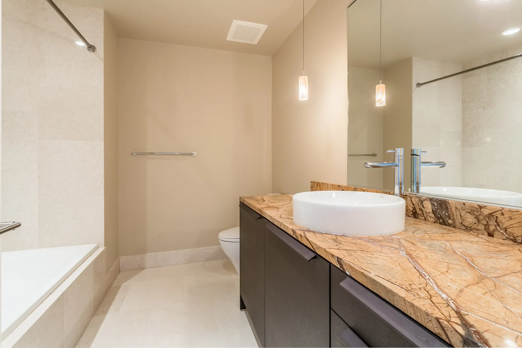 737 Olive Wy Unit #2709 , Seattle, WA 98101, Seattle, Washington, United States. - Photo 2