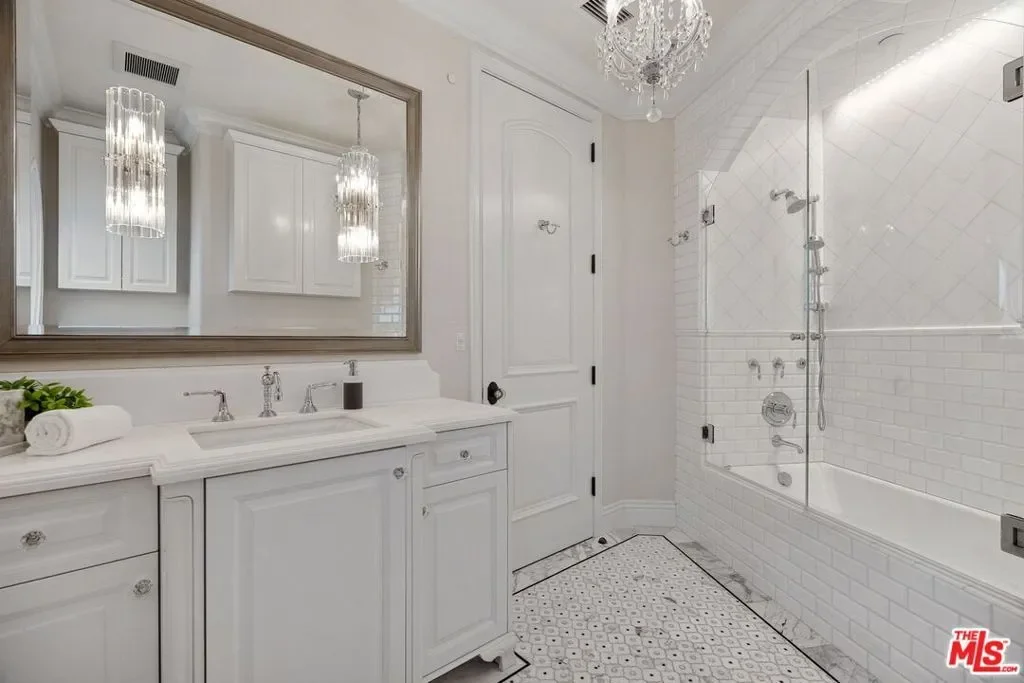 6882 Arizona Avenue, Los Angeles, California, United States. - Photo 47