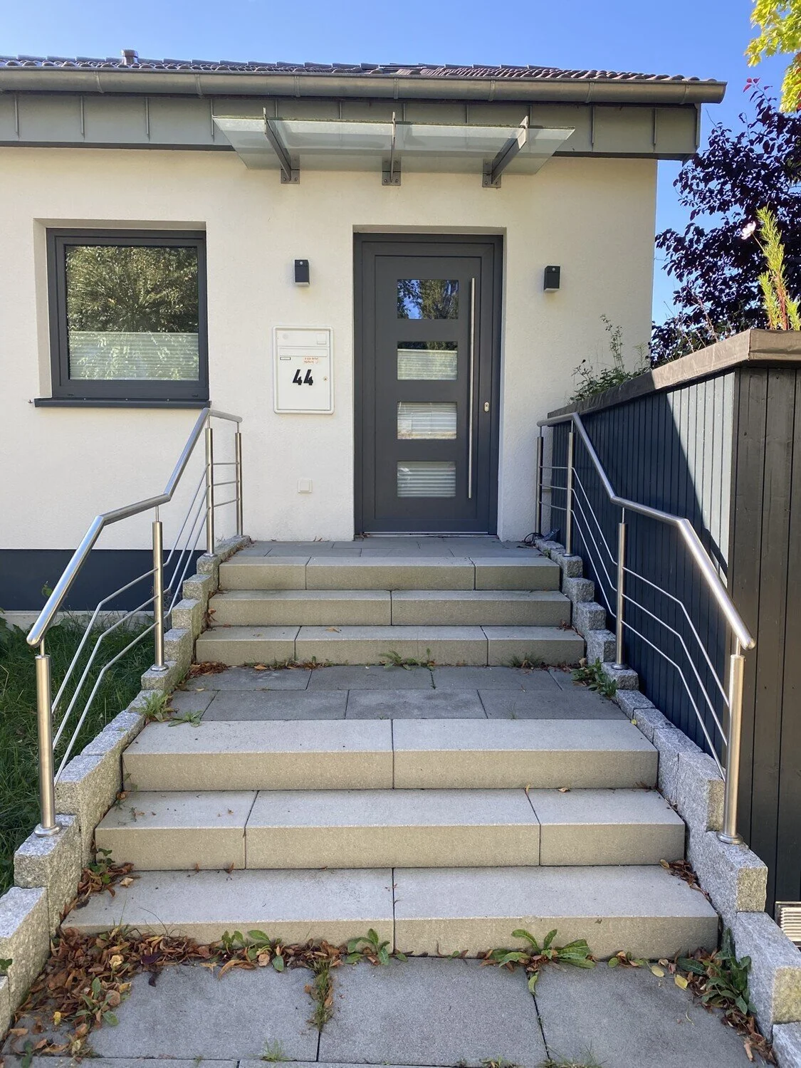 Exterior photo 4