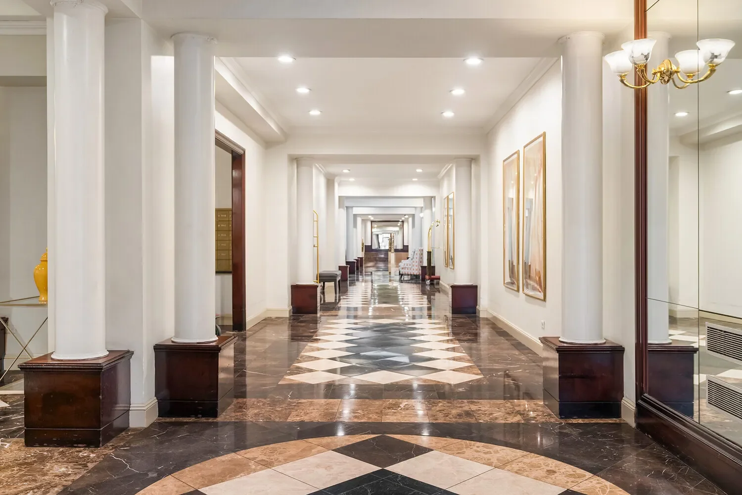 Charing Cross House, 305 E 72ND ST, New York, New York, United States. - Photo 9