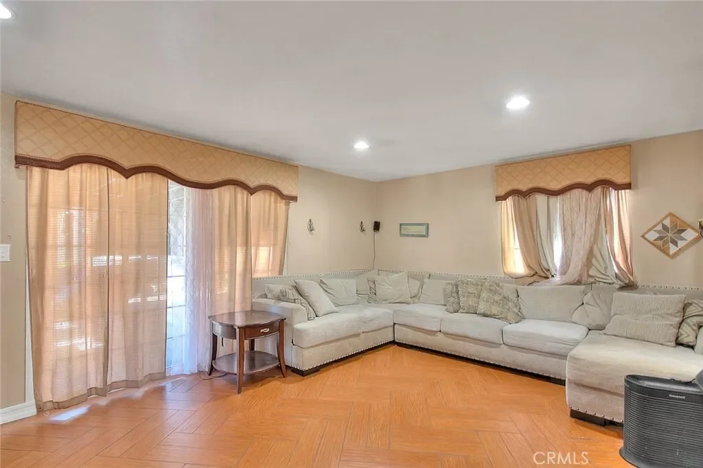 Gallery photo 9