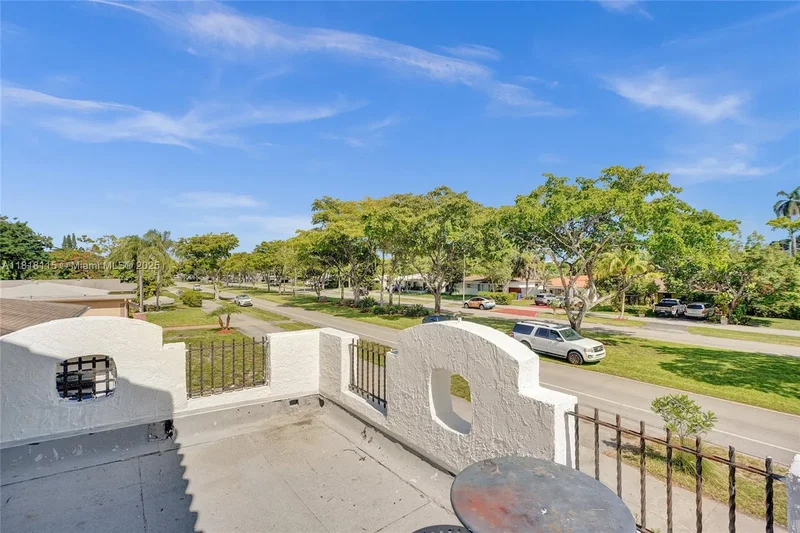 1731 NE 171st St, North Miami Beach, FL 33162, North Miami Beach, FL, United States. - Photo 27