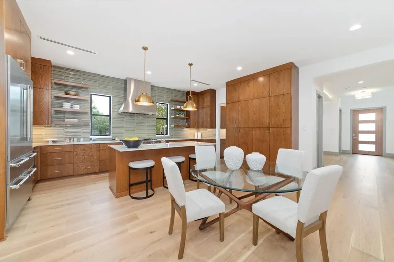 5200 Beech Street, Bellaire, Texas, United States. - Photo 15