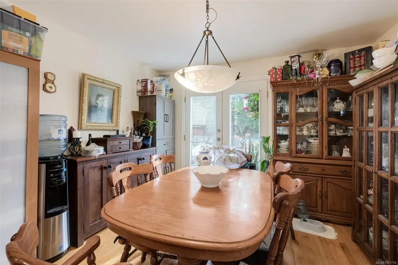 1975 Highland Rd, View Royal, British Columbia, Canada. - Photo 21