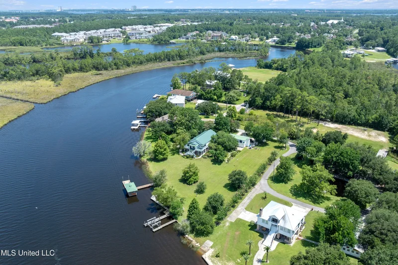 1099 Campbell Drive, Biloxi, MS 39532, Biloxi, Mississippi, United States. - Photo 69