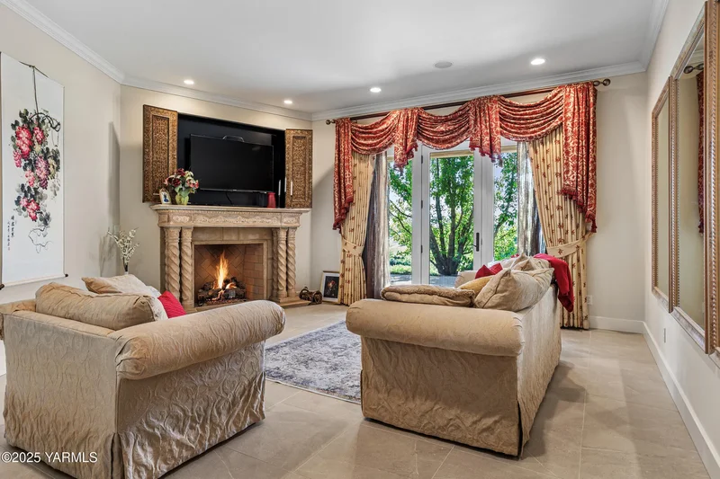 305 Mountain Shadows Pl, Yakima, WA, 98908, USA, Yakima, Washington, United States. - Photo 16