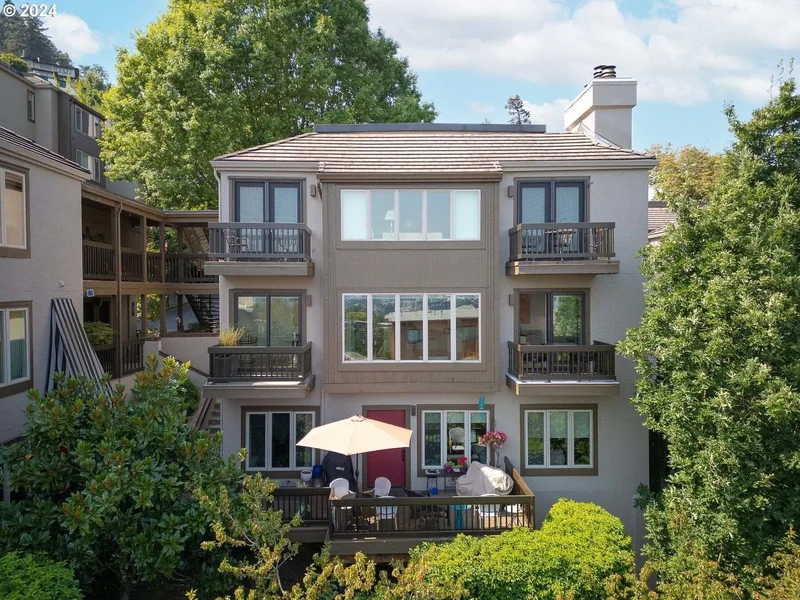 720 NW Westover Cir, Portland, OR 97210, Portland, Oregon, United States. - Photo 1