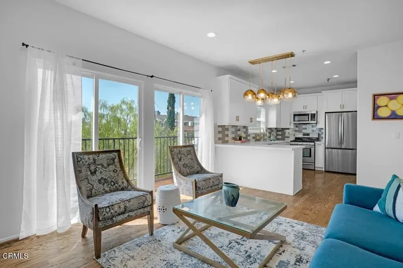 1300 Blue Hill Road, Los Angeles, California, United States. - Photo 6