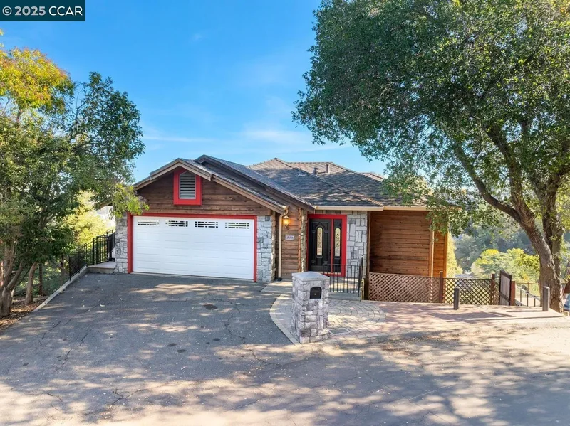 1087 Hillside Dr, Martinez, California, United States. - Photo 32