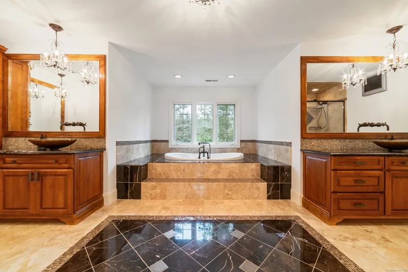 4 Wentworth Drive, Newtown, Connecticut, United States. - Photo 15