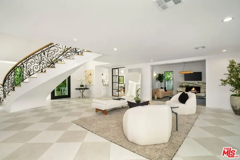 4608 Westchester Drive, Los Angeles, California, United States. - Photo 11