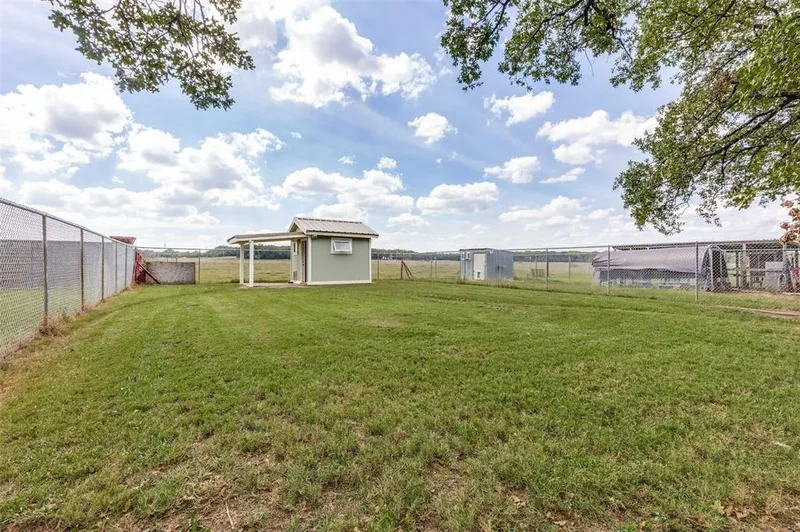 5321 N Highway 101 Highway, Sunset, Texas, United States. - Photo 29