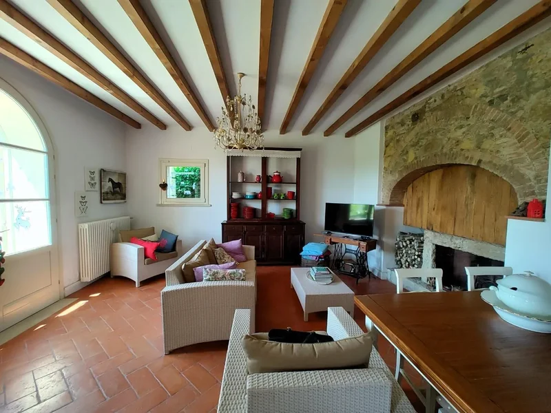 Villa in vendita a Collesalvetti(LI) in Ristrutturato composto da 5vani