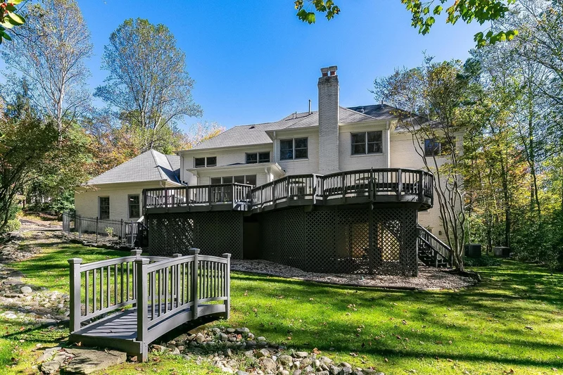 2404 Oakmont Court, Oakton, VA 22124, Reston, Virginia, United States. - Photo 41