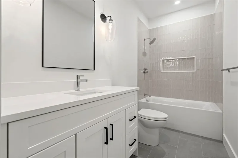 2-18 Elm Street, #8, Newton, MA, 02465, USA, Newton, Massachusetts, United States. - Photo 1