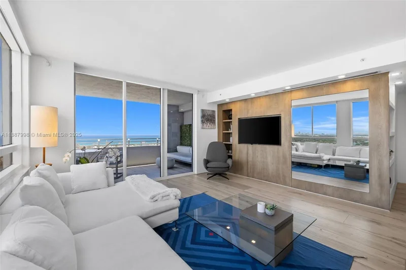 1330 West Ave 3407, Miami Beach, Florida, United States. - Photo 6