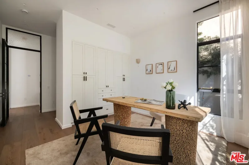 745 Sunset Avenue, Los Angeles, California, United States. - Photo 18