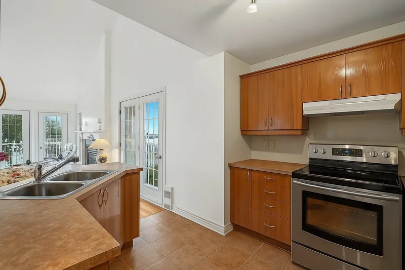 261 Rue Marineau 302, Laval, Quebec, Canada. - Photo 46