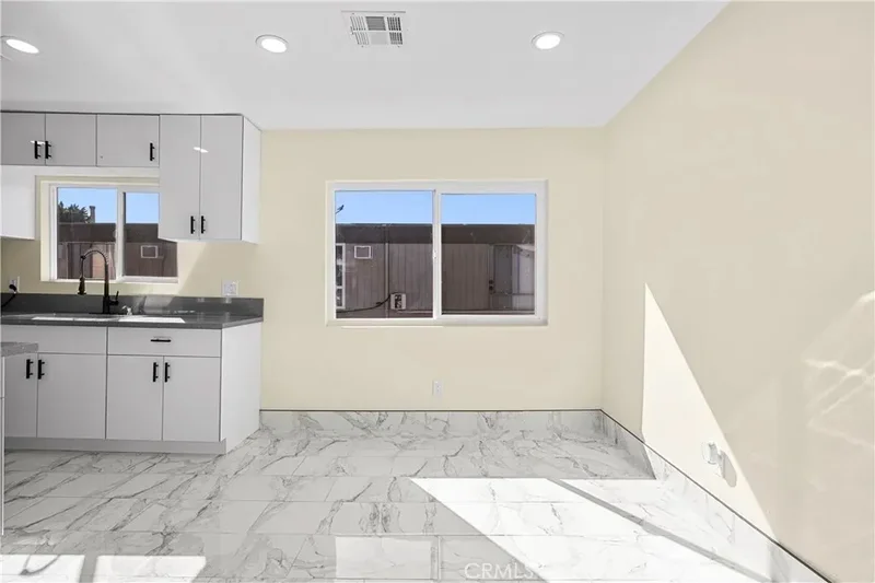 10005 Sepulveda, Los Angeles, California, United States. - Photo 34