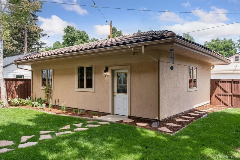 1026 S Cook Street, Denver, Colorado, United States. - Photo 43