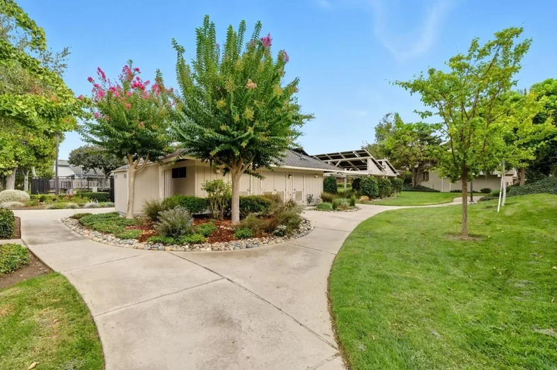 1375 Pinehurst Square, San Jose, California, United States. - Photo 12