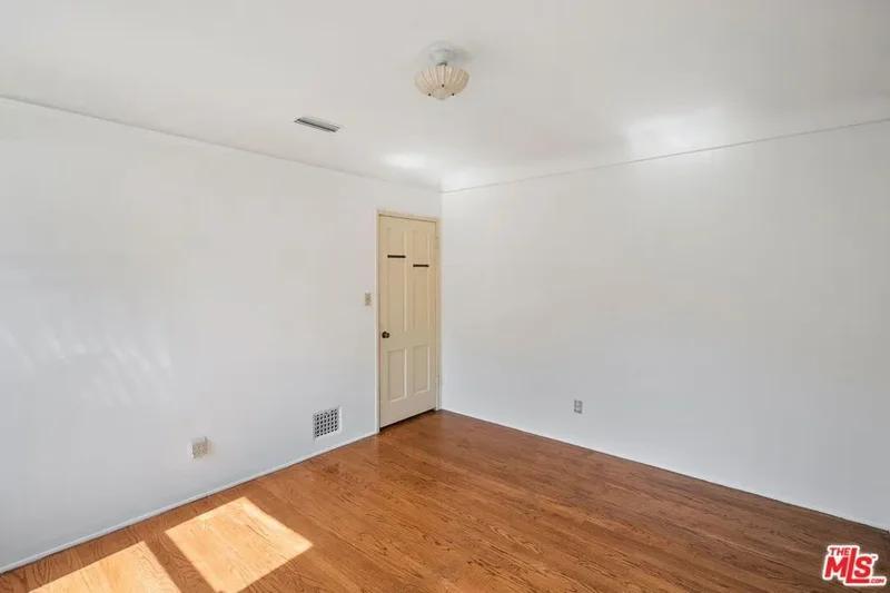2365 Las Lunas Street, Altadena, California, United States. - Photo 28